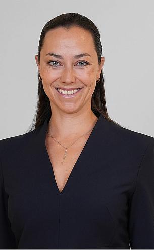 Dr․ Carolin Raspé
